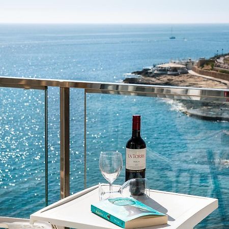Scenic Seafront Duplex Apartment In Слима Экстерьер фото