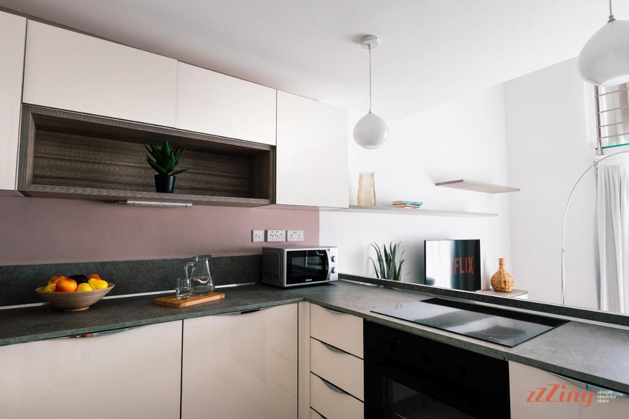 Scenic Seafront Duplex Apartment In Слима Экстерьер фото