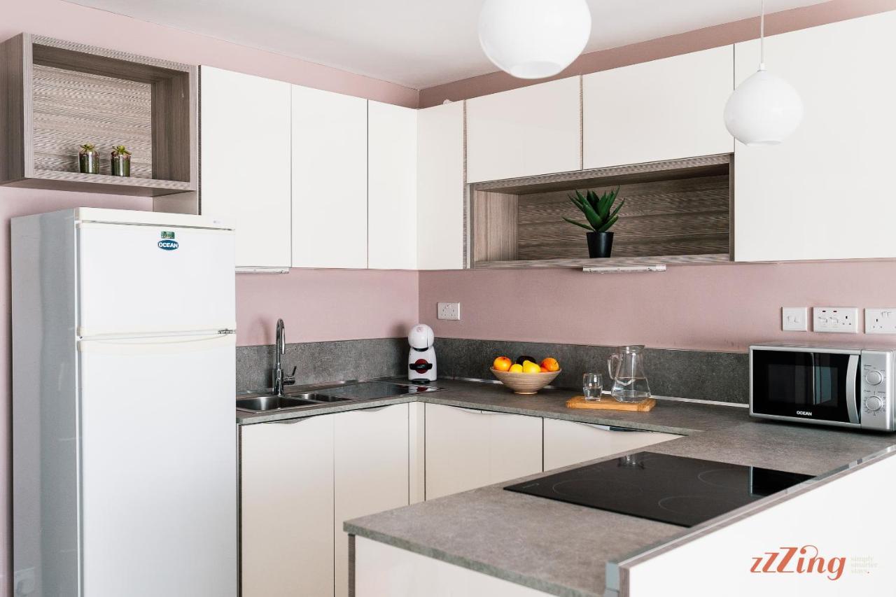 Scenic Seafront Duplex Apartment In Слима Экстерьер фото